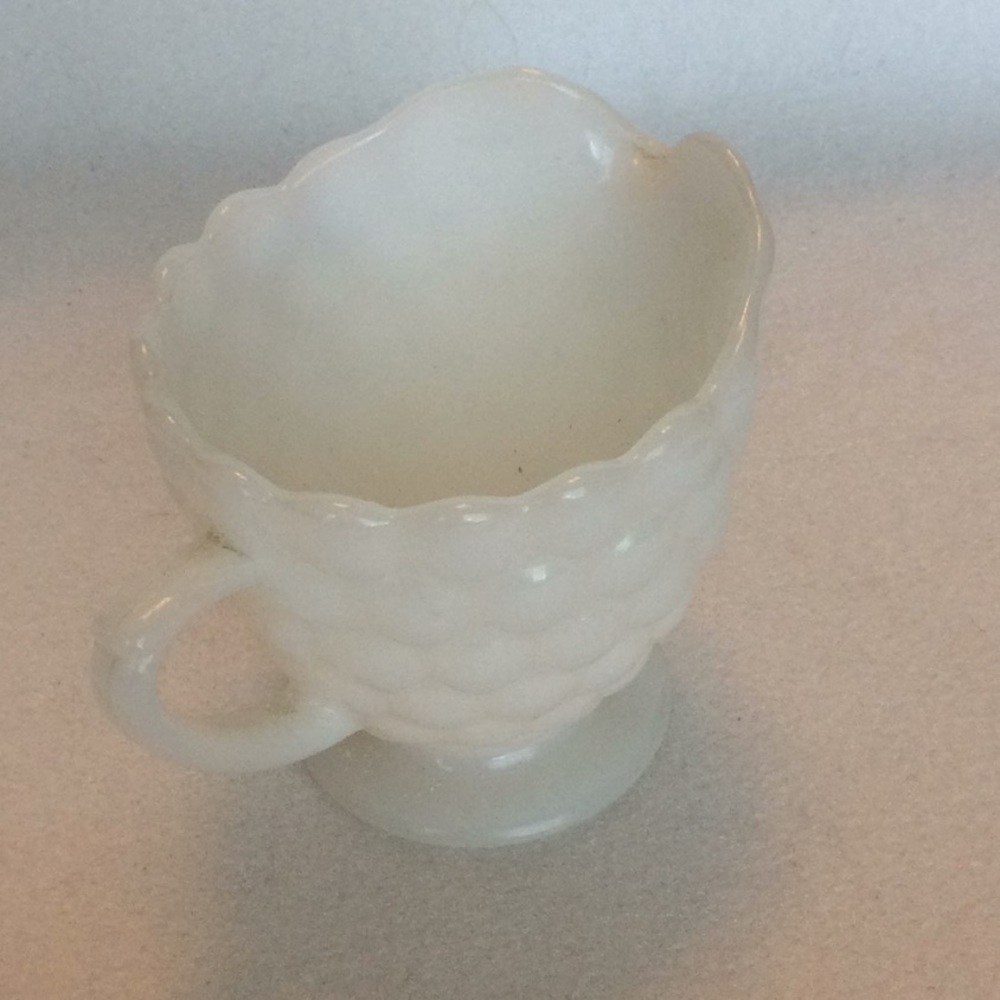 FINAL SALE PRICE White Hobnail Milk Glass Sugar & Creamer Set - Picture 3 of 4